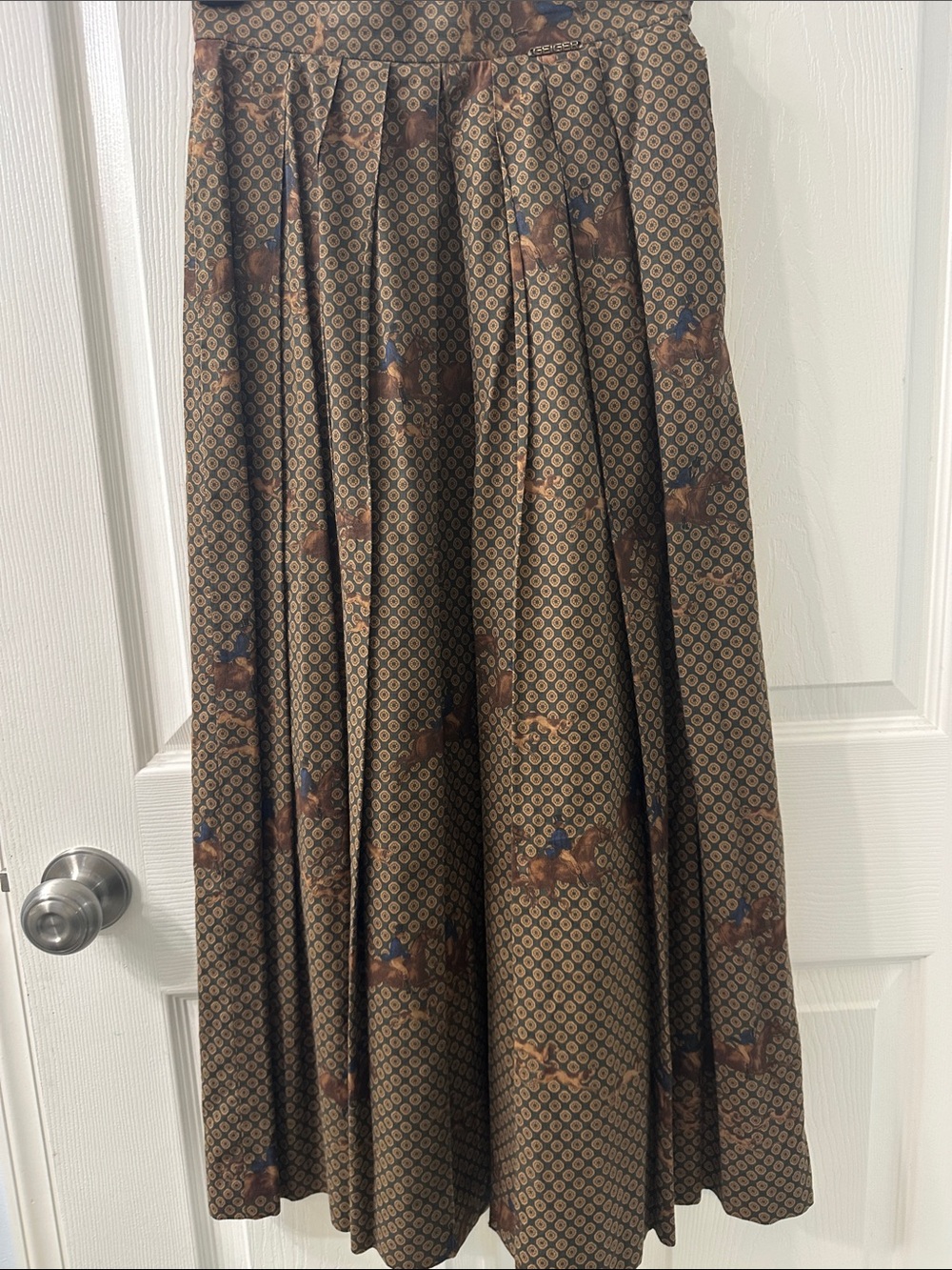 Geiger Tyrol Vintage Made in Austria A-Line Midi Skirt with Equestrian Motif.